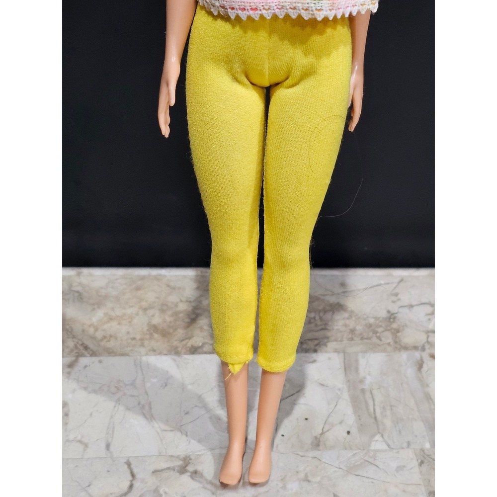 Mattel Barbie Doll Retro Floral Top Yellow Leggings Poodle & Sunglasses - Picture 6 of 8